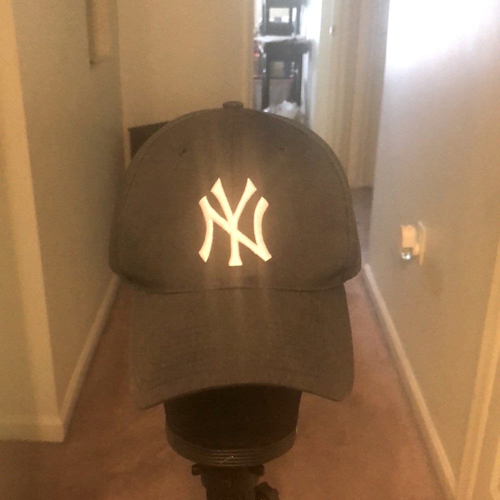 Twins Enterprise Inc. MLB New York Yankees Hat